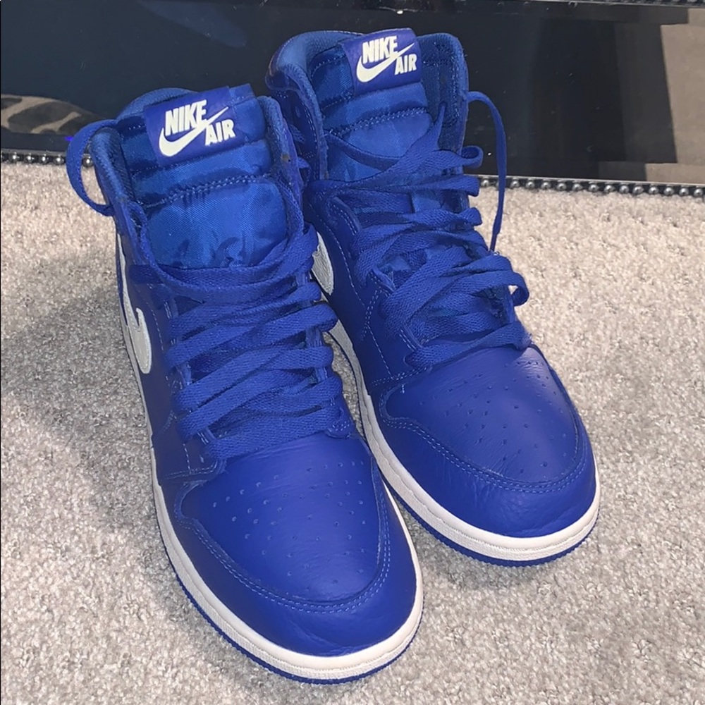 Jordan 1 Retro OG High ‘Hyper Royal Blue’